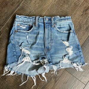 Abercrombie Curve Love the Mom Shorts high rise
